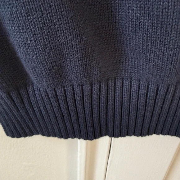 Preppy Navy 100% Cotton V-Neck Size Large - Picture 6 of 9